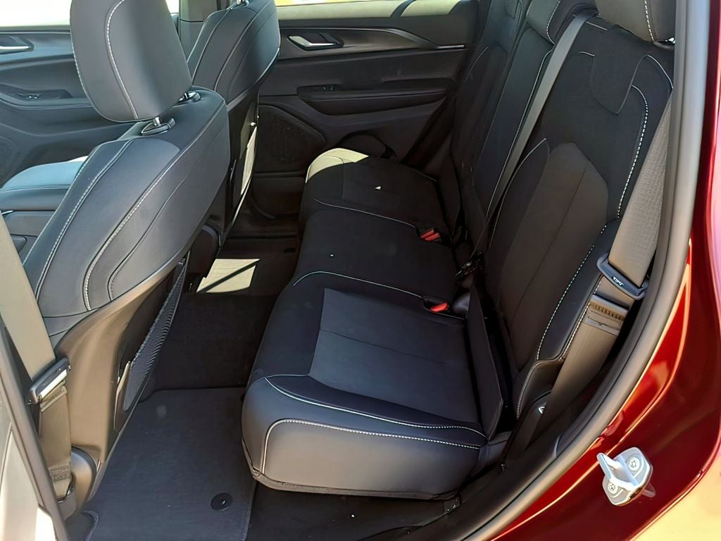 2026 Jeep Grand Cherokee GRAND CHEROKEE LAREDO 4X2