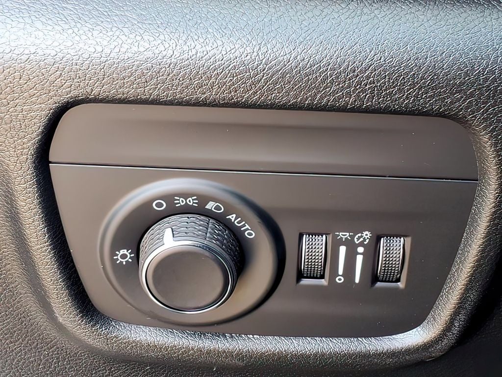 2026 Jeep Grand Cherokee GRAND CHEROKEE LAREDO X 4X2