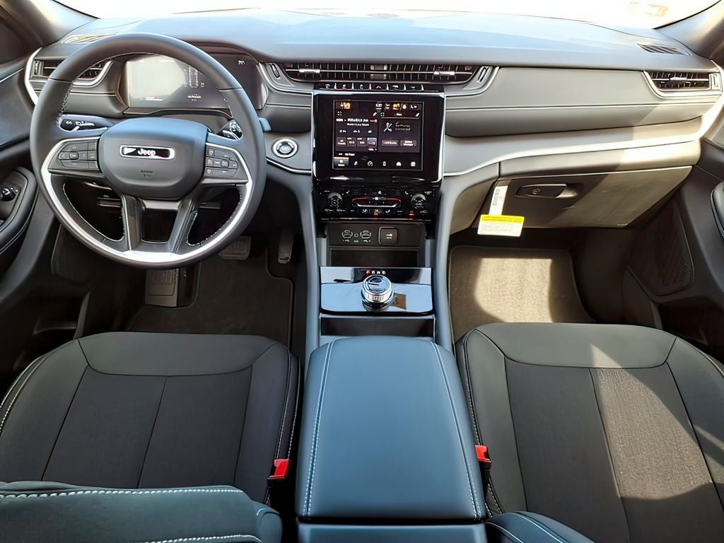 2026 Jeep Grand Cherokee GRAND CHEROKEE LAREDO X 4X2