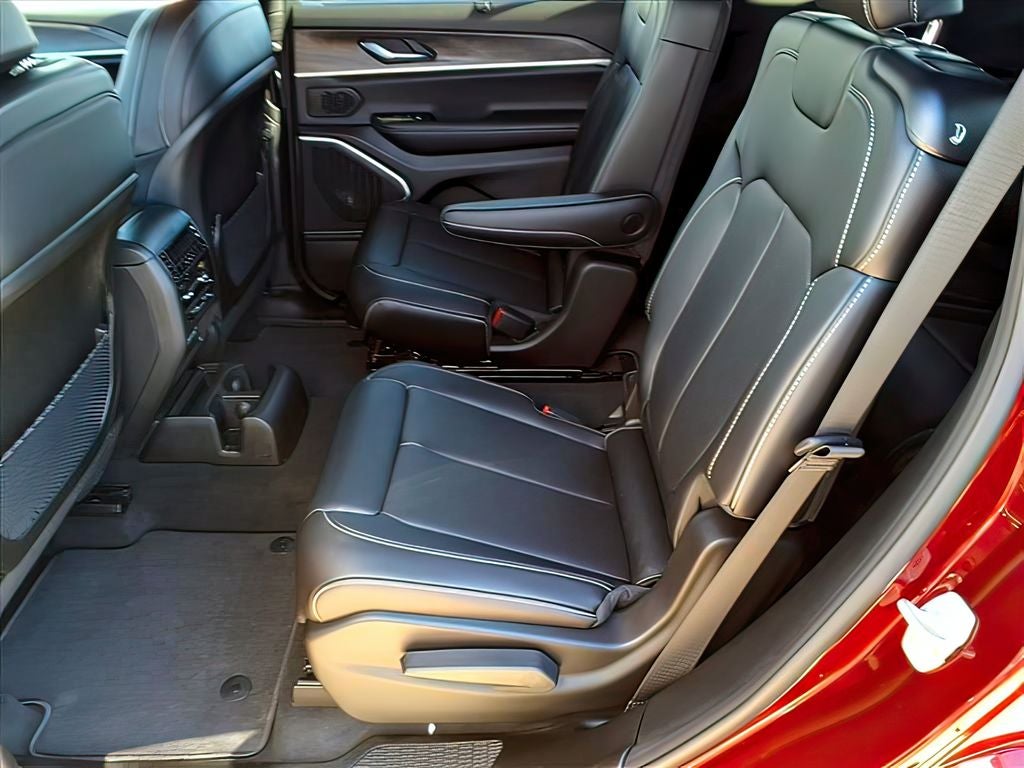 2025 Jeep Grand Cherokee GRAND CHEROKEE L LIMITED 4X2