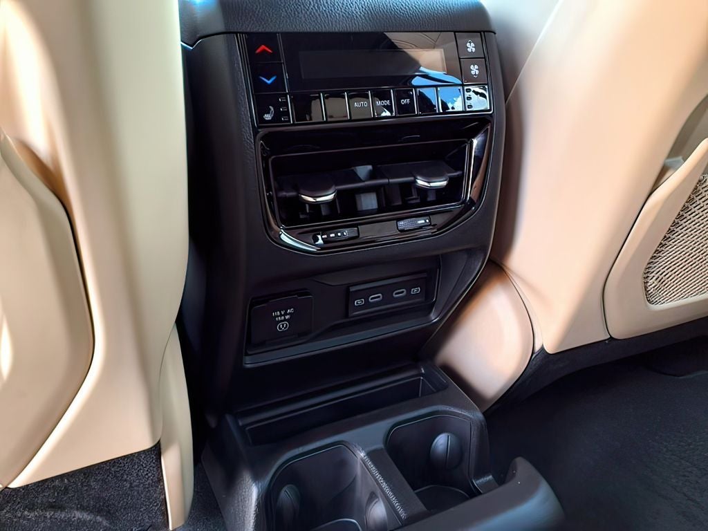 2026 Jeep Grand Cherokee GRAND CHEROKEE L LIMITED 4X2