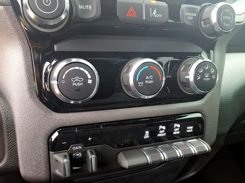 2026 RAM Ram 1500 RAM 1500 TRADESMAN QUAD CAB 4X2 6'4' BOX