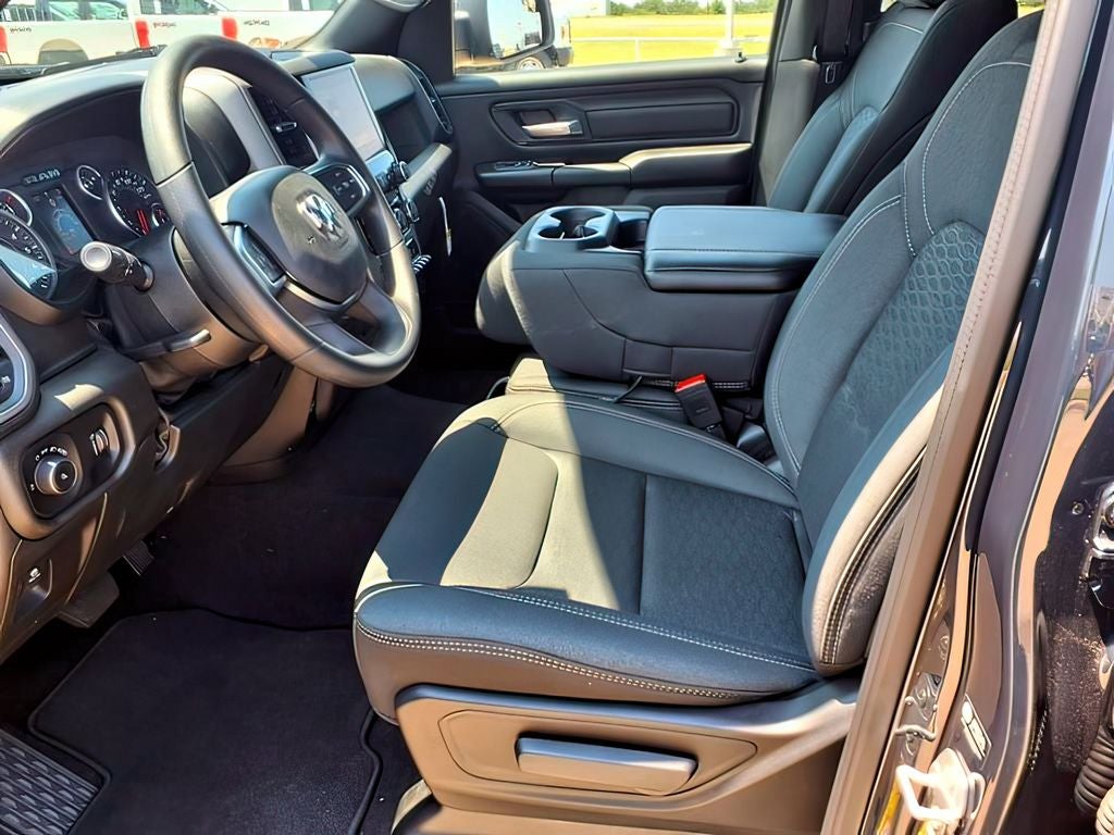 2026 RAM 1500 RAM 1500 TRADESMAN CREW CAB 4X4 5'7' BOX