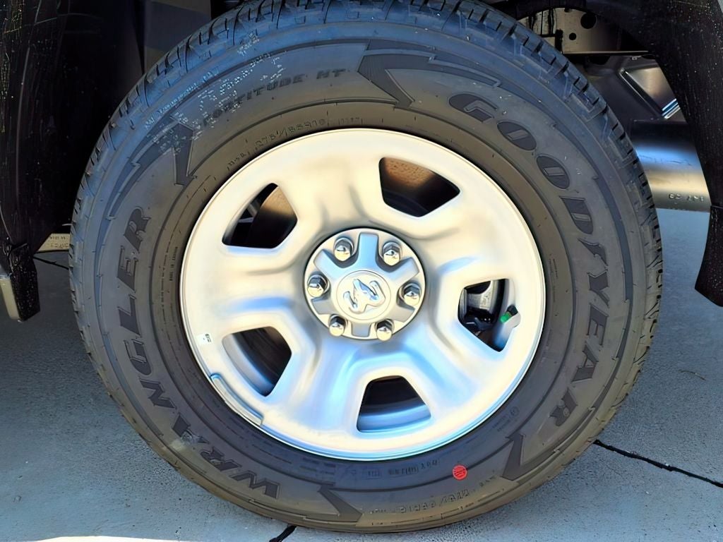 2026 RAM 1500 RAM 1500 TRADESMAN CREW CAB 4X4 5'7' BOX