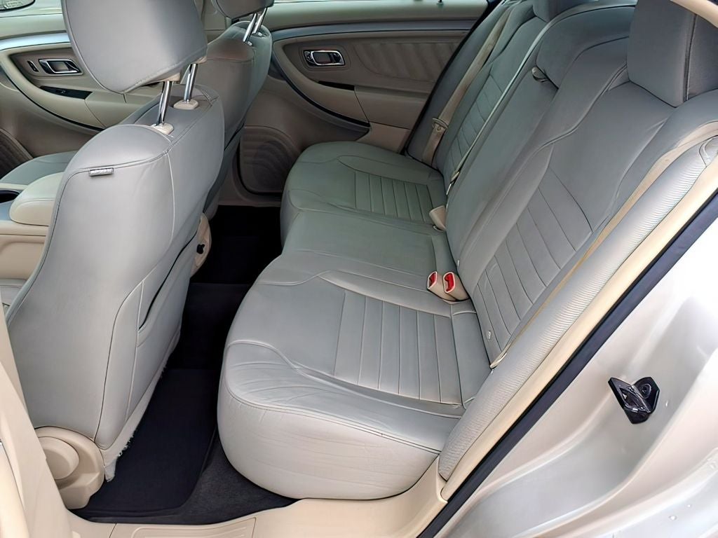 2018 Ford Taurus SE