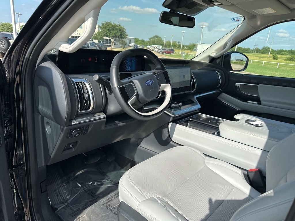 2025 Ford Expedition Platinum