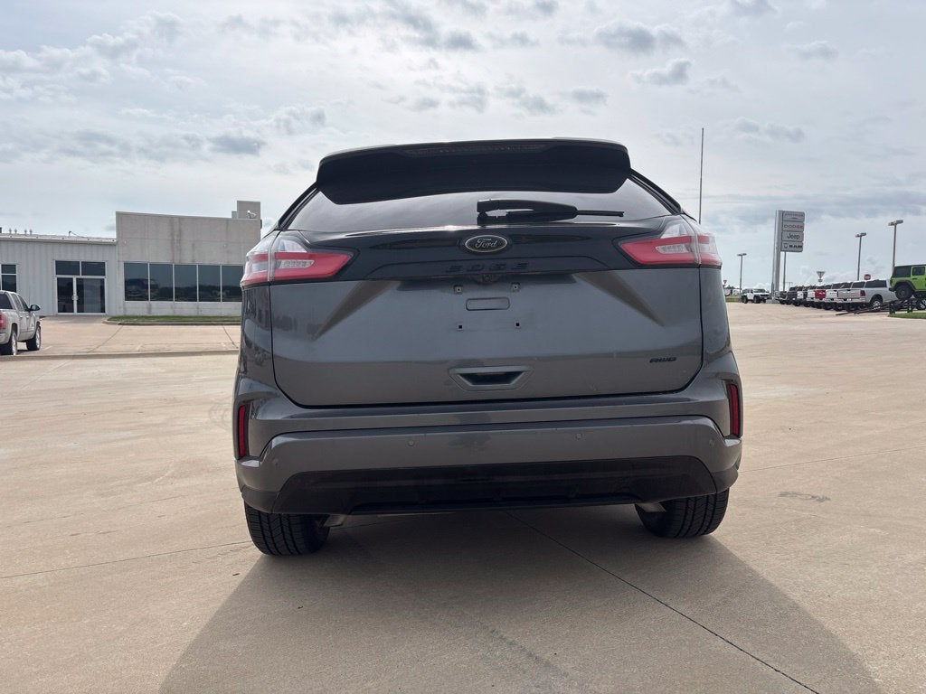 2022 Ford Edge SE