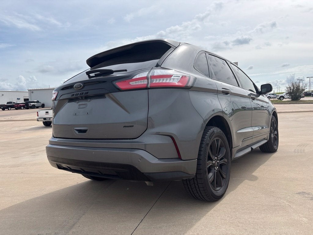 2022 Ford Edge SE