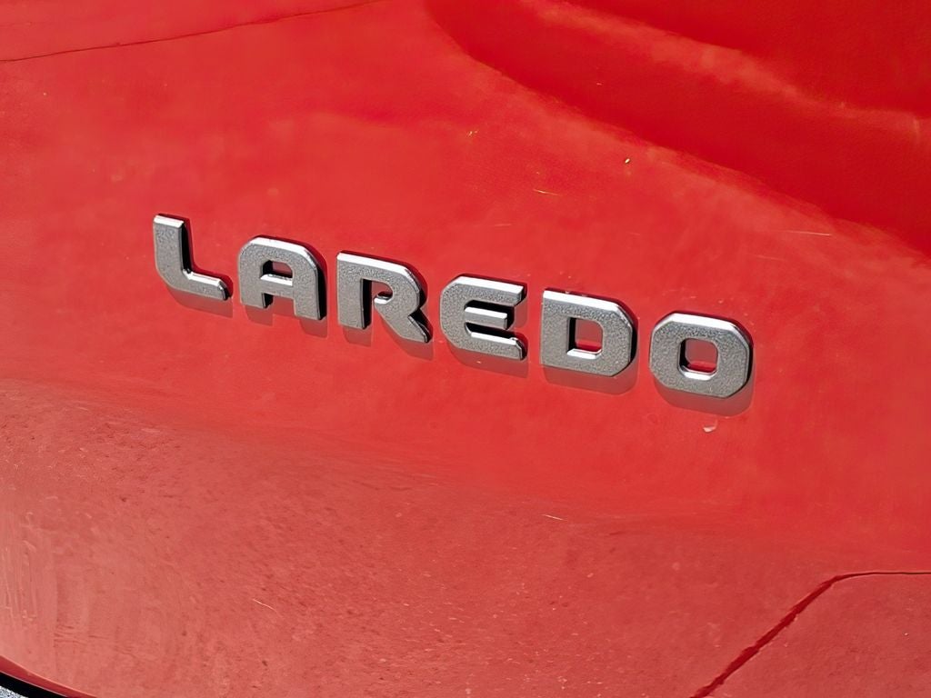 2026 Jeep Cherokee CHEROKEE LAREDO 4X4