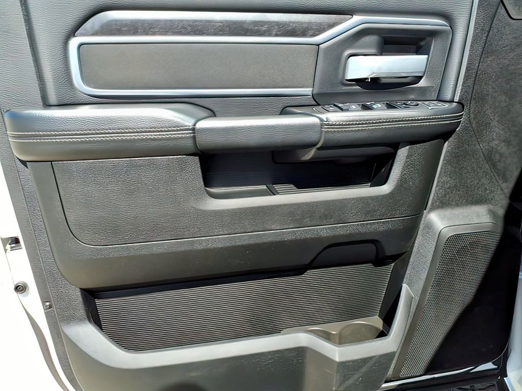 2024 RAM 3500 Big Horn Crew Cab 4x4 8' Box