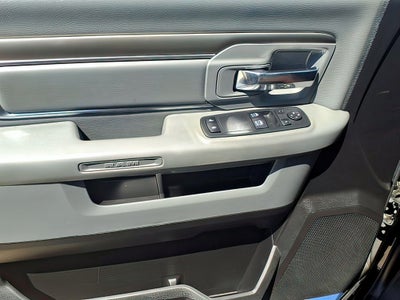2017 RAM 2500 Tradesman Regular Cab 4x4 8' Box