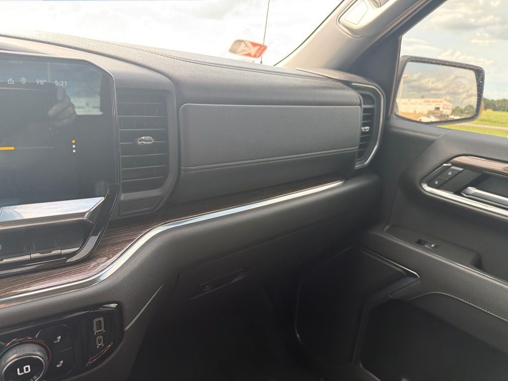 2023 Chevrolet Silverado 1500 2WD Crew Cab Short Bed LT