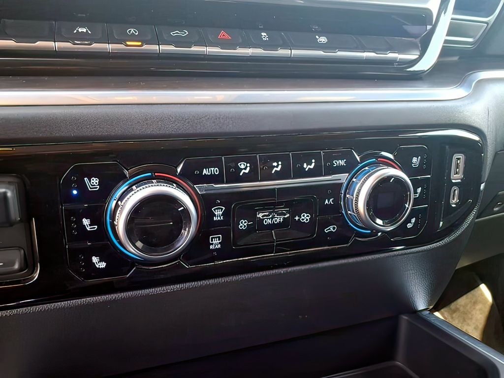 2022 GMC Sierra 1500 4WD Crew Cab Short Box SLT