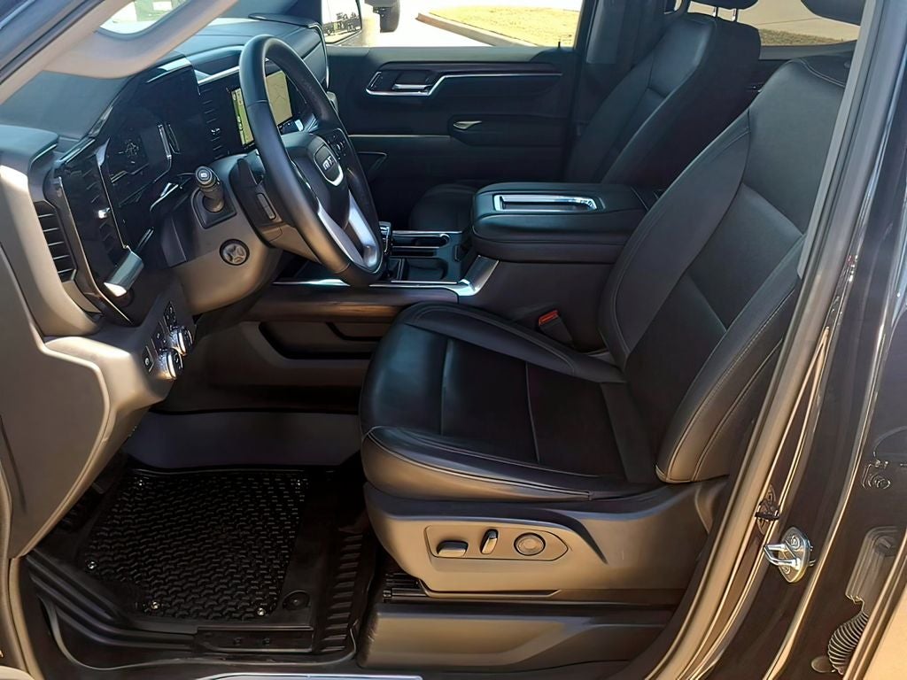 2022 GMC Sierra 1500 4WD Crew Cab Short Box SLT