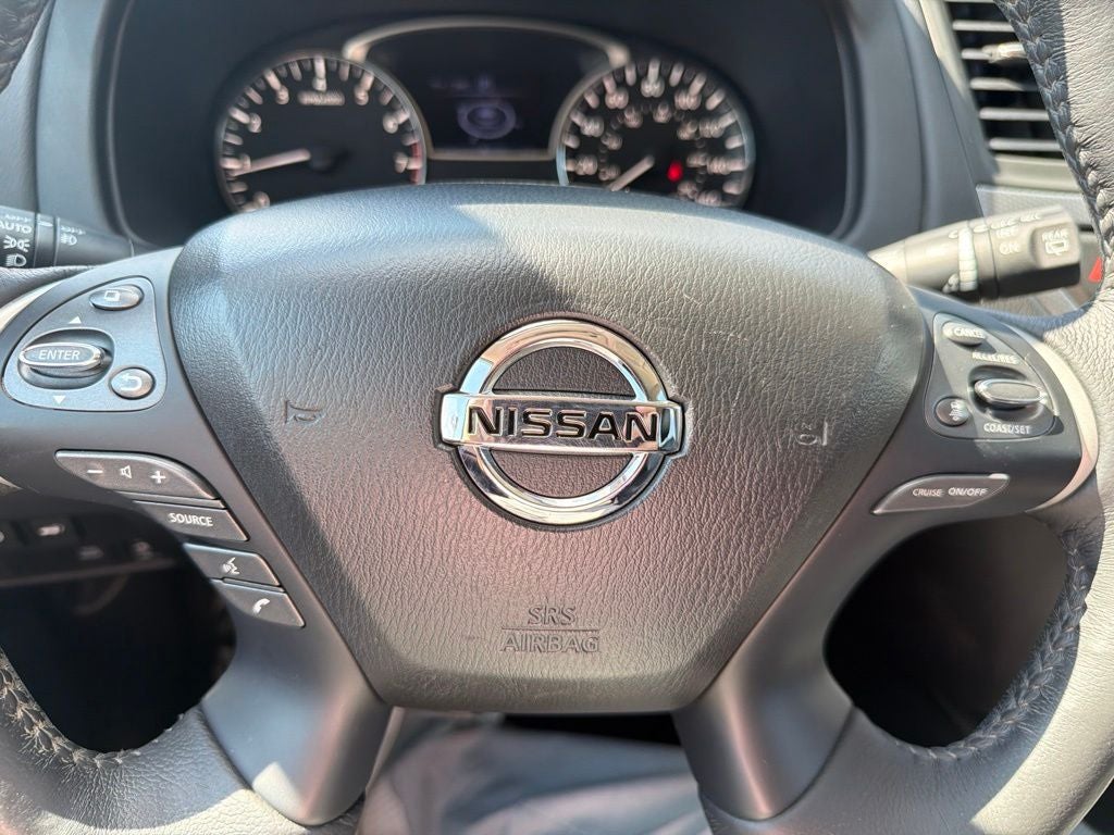 2019 Nissan Pathfinder SL