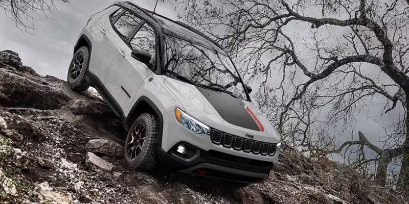 Jeep Compass off-road climb