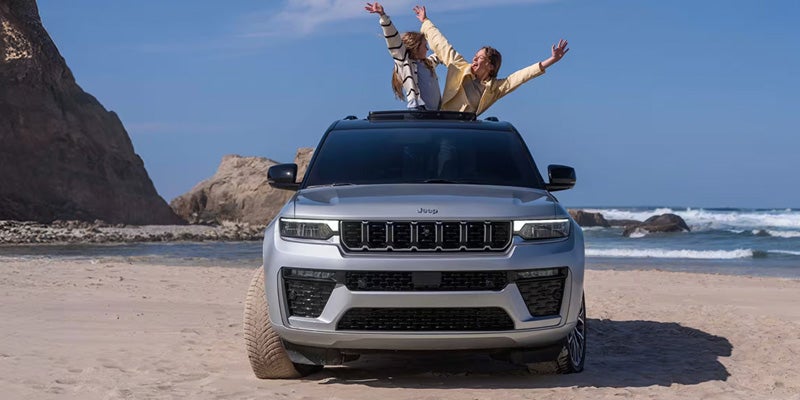 Jeep Grand Cherokee front exterior parked